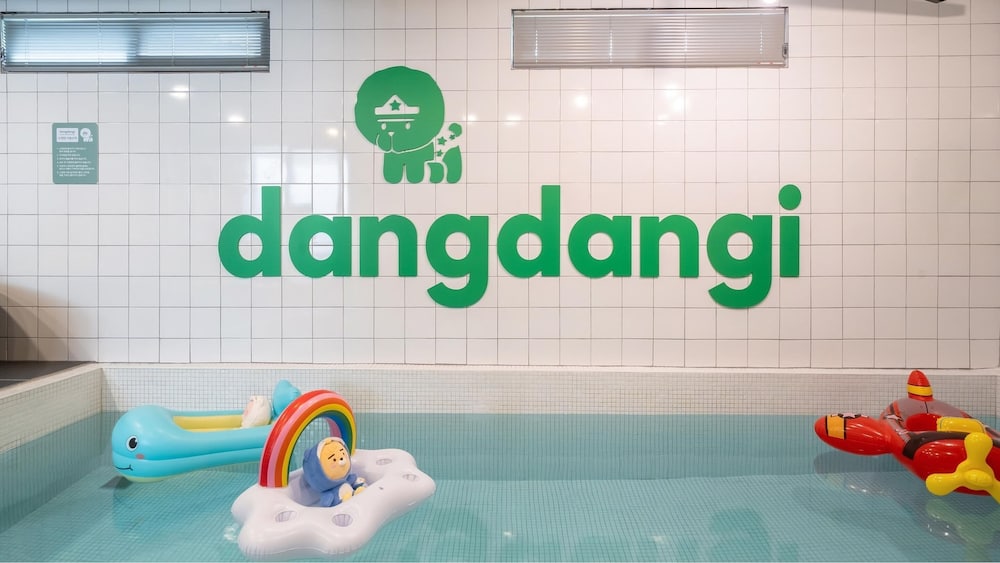 Gapyeong Dangdangi Pet Poolvilla Blue