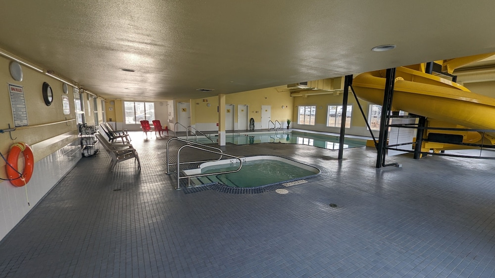 Ramada by Wyndham Cranbrook view 2