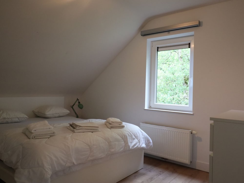 Quiet Infrared Sauna Retreat