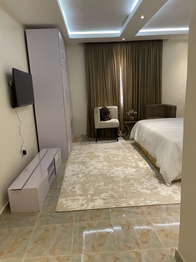 Impeccable 4-bed House in Victoria Garden City view 4