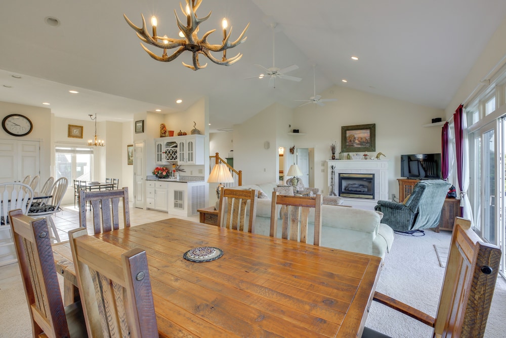 Beech Mtn Views, Next to Ski Resort: Home w/ Decks