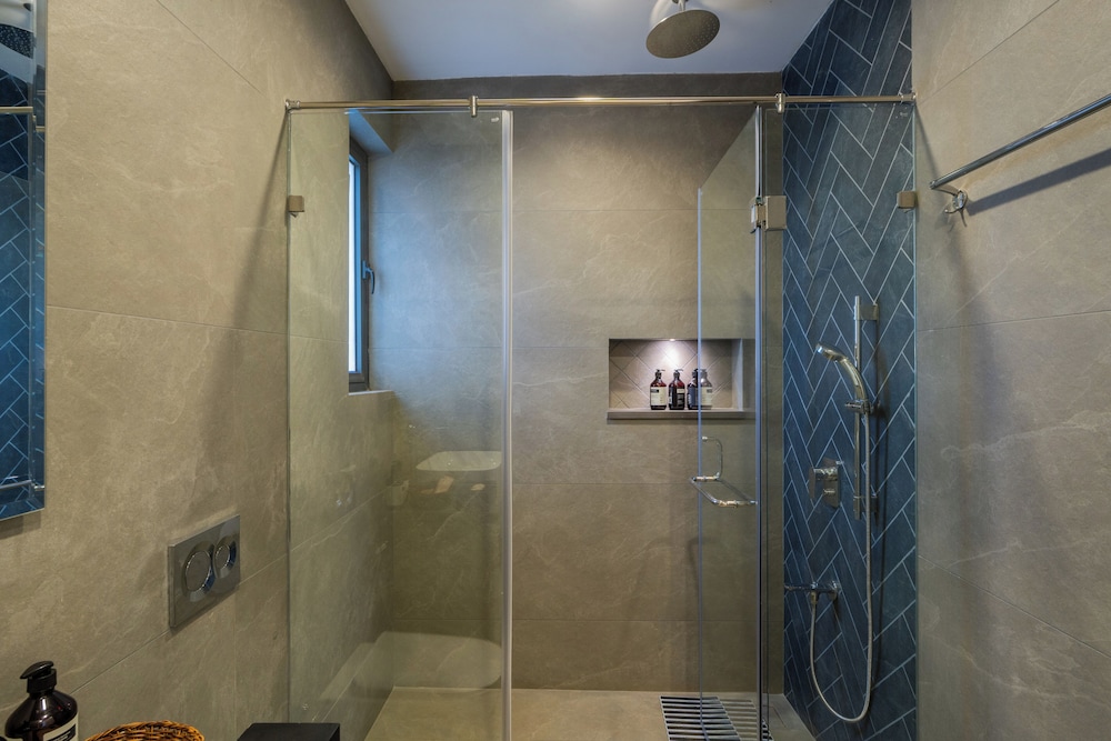 ELIVAAS Laguna Camellia | Luxe 4 BHK Villa Near Popular Beaches with Private Pool