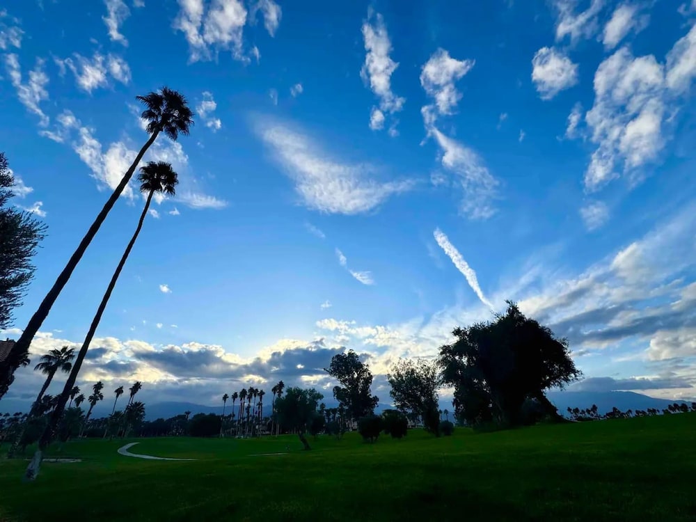 Fairway-view 3 Bedroom Condo in Palm Desert