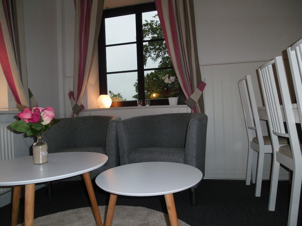 Give City Apartment