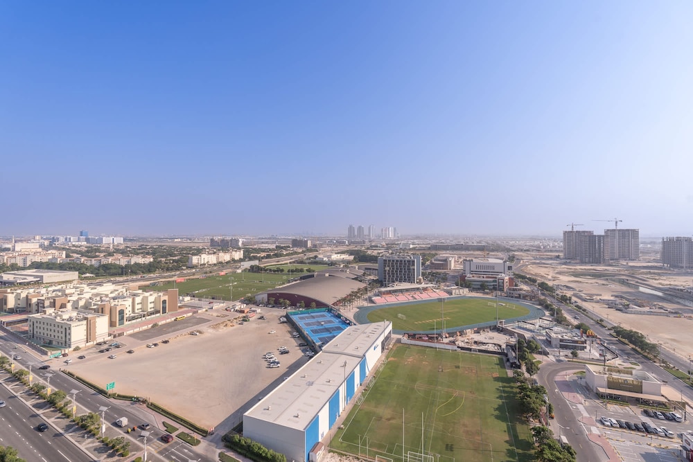 Charming Sun-filled 1-bedroom in Red Residence Dubai Sports City