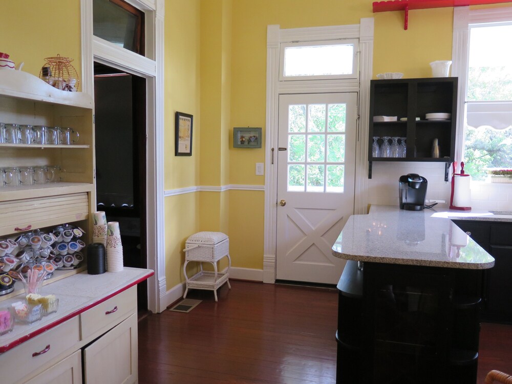 Yellow House Bed and Breakfast