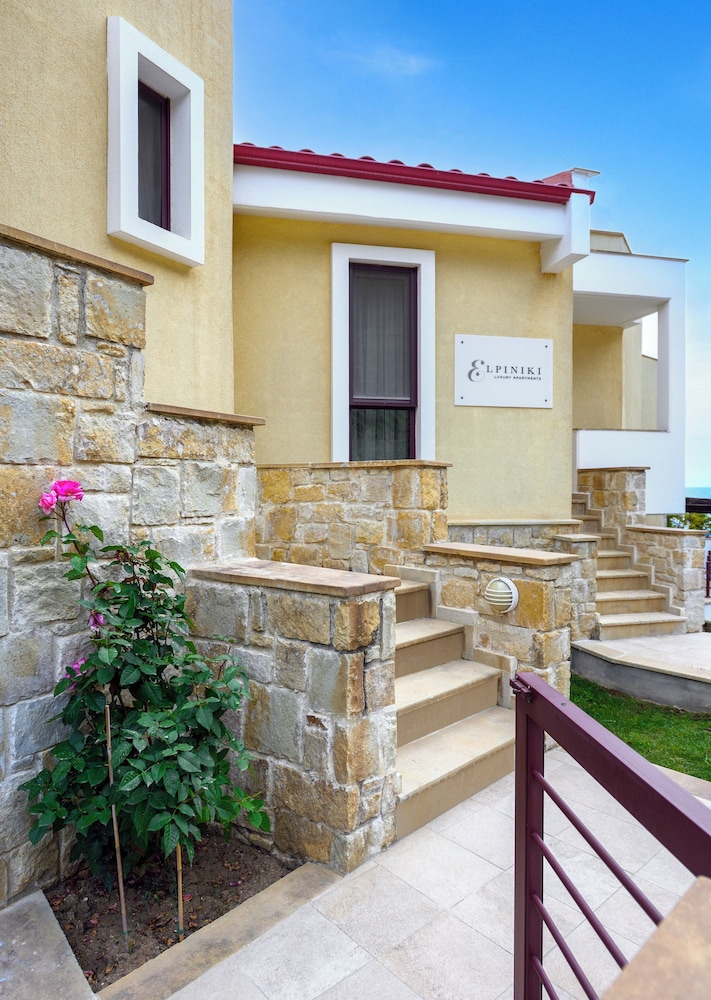 Elpiniki Luxury Apartments