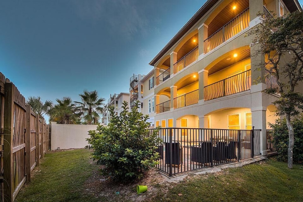 Acqualina 9 Bedroom Holiday Home by Five Star Properties