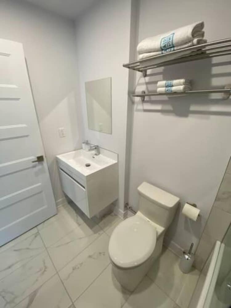 2001 Av. Beaconsfield