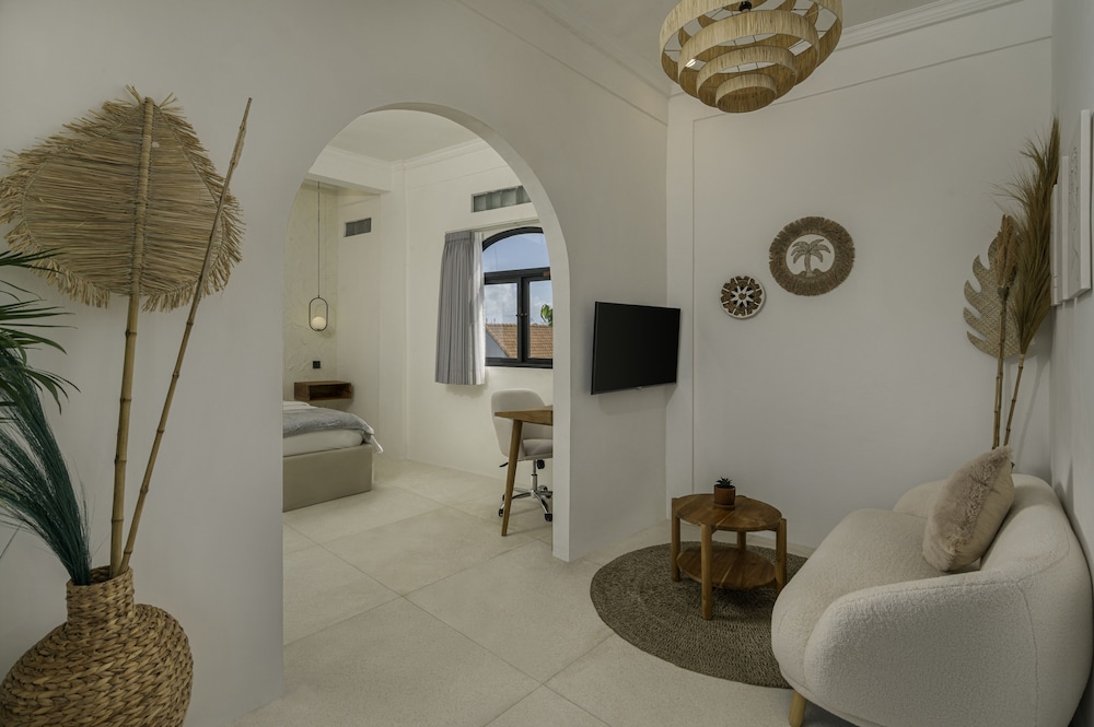 Casa Amor by GORO