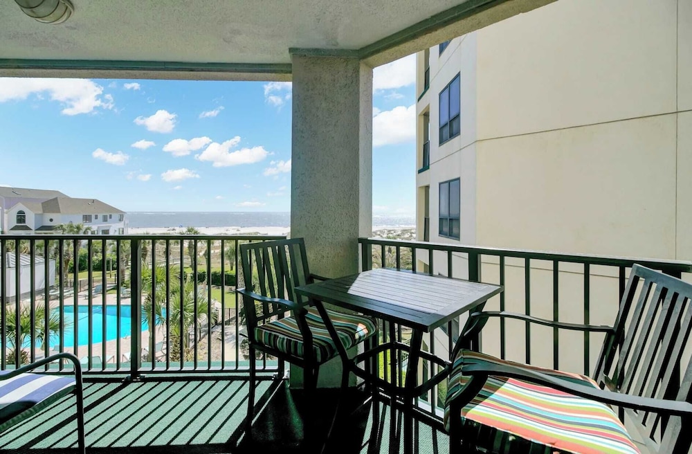 307 Summerhouse by Avantstay Oceanfront, View, Shared Pool