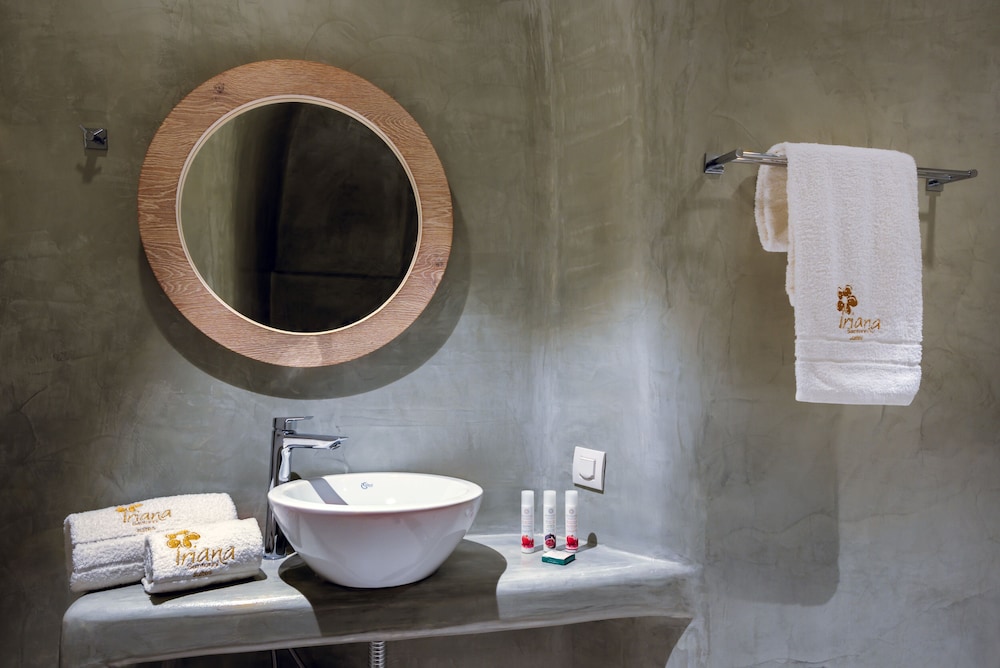 Iriana Suites