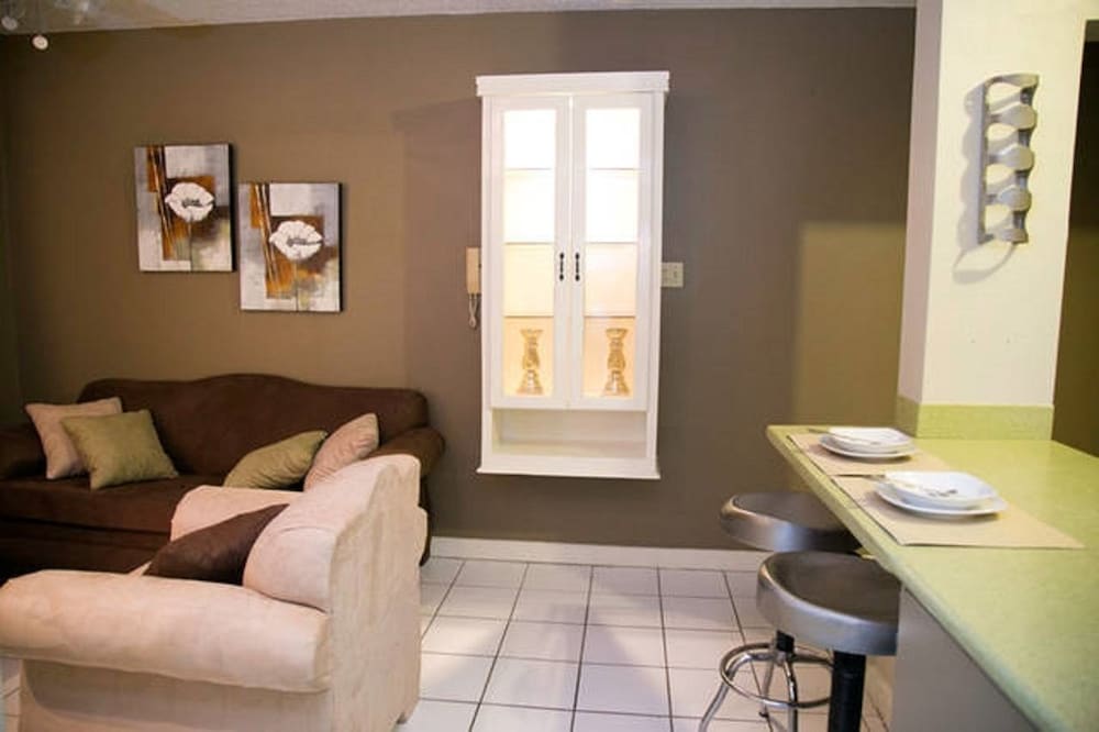 Kingston Town Suite