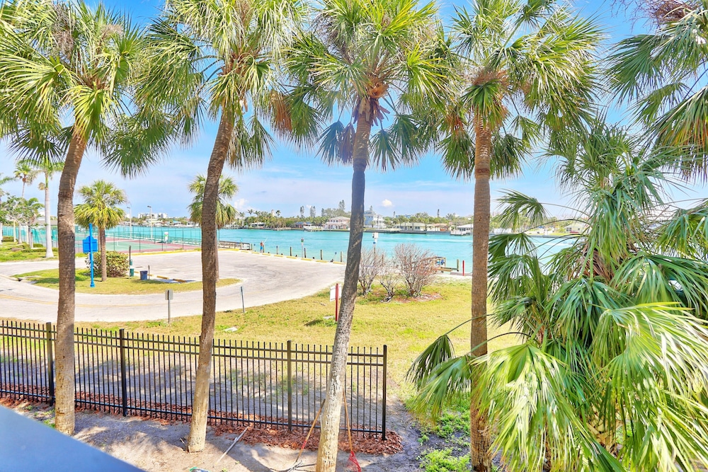 Land's End 1-206 Bay Front-premier