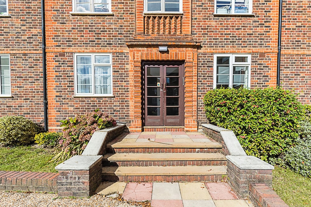 1930's Period Property in Leafy Suburb