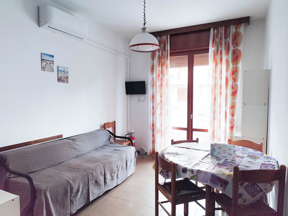 Seaside Apartment With Balcony