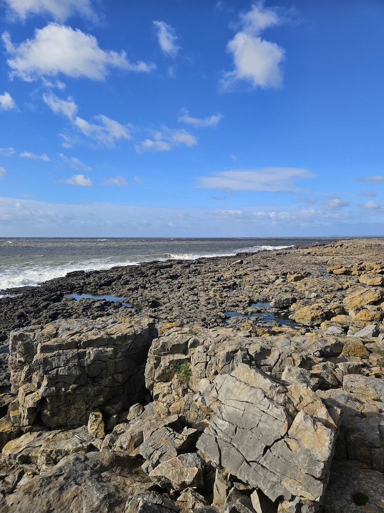 Seascape Retreat - 3 Bedroom Flat - Porthcawl