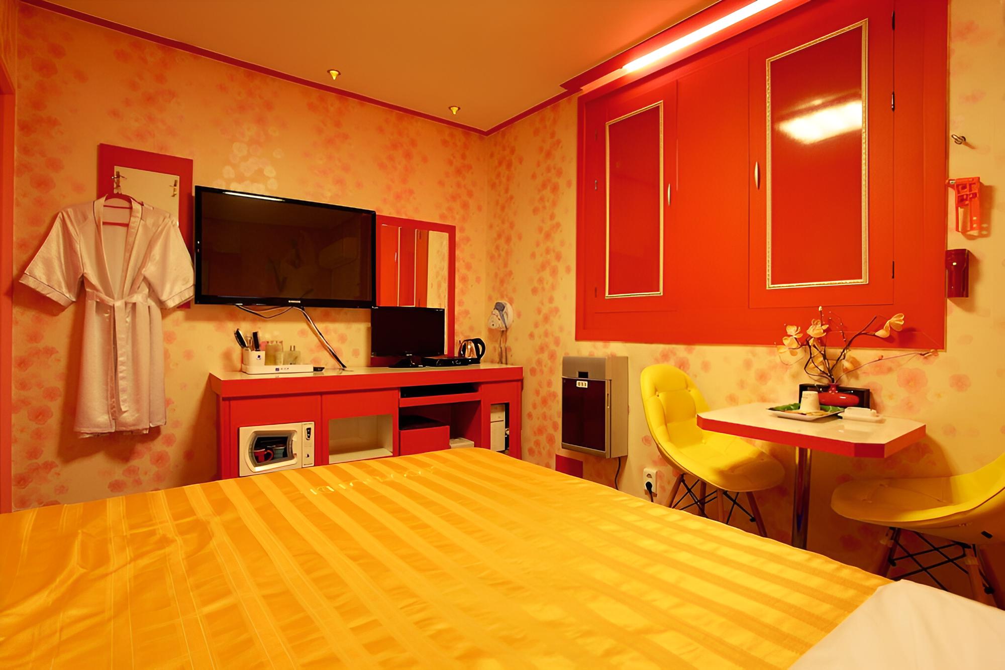 Photo 6