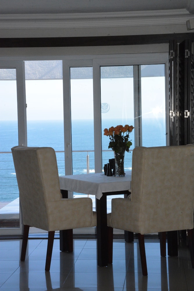 Head over Hills Luxury Retreat
