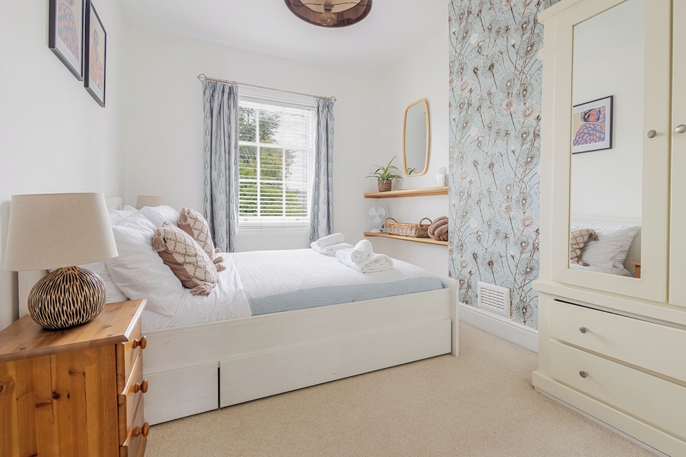 Stylish 5BD Townhouse in Leamington Spa