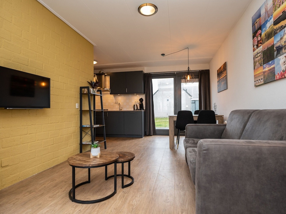 Holiday Home Vakantiepark 't Eibernest Texel