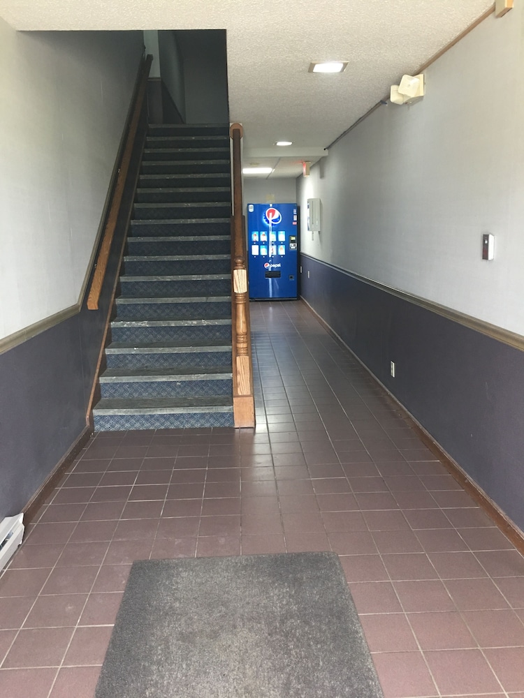 Denison Inn & Suites