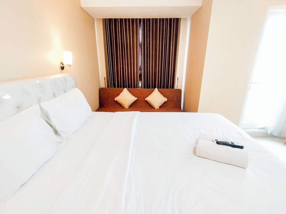 Stunning Studio with Strategic Location at Grand Sungkono Lagoon Apartment