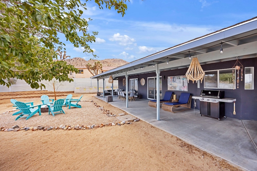 Casa Cosmic - Hot Tub & Fire Pit 3 Bedroom Home