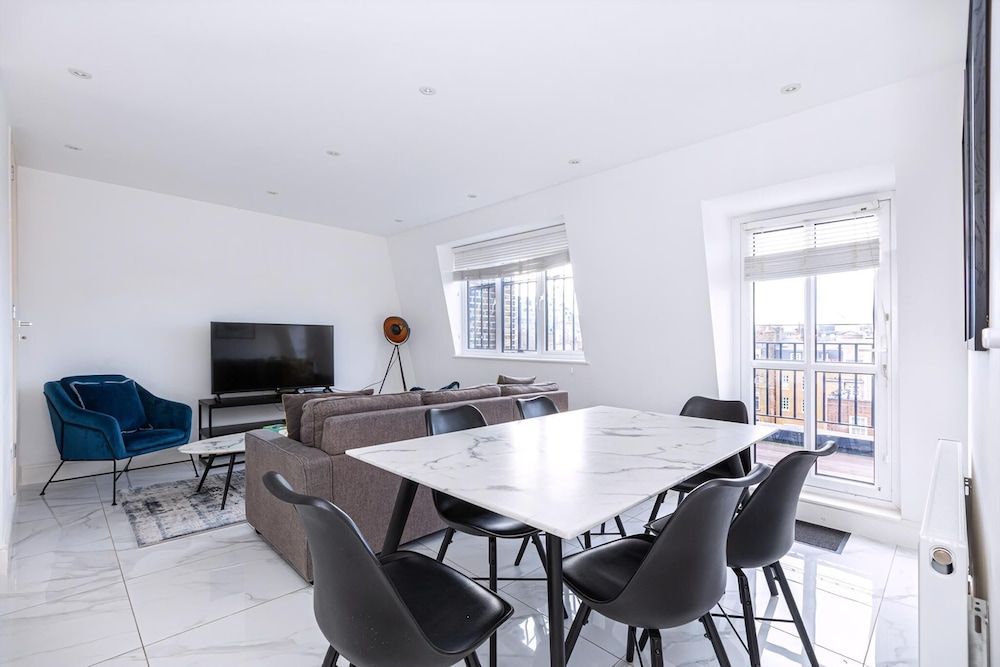 Stylish Three-bed Flat in Marylebone