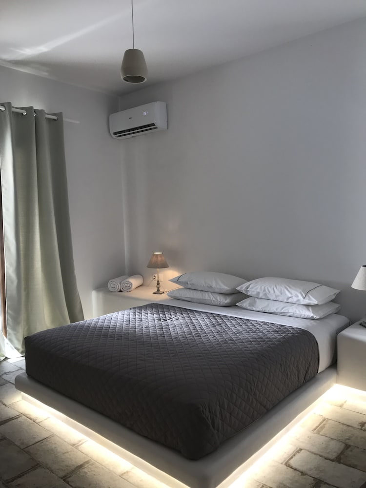 Elia Residences Santorini