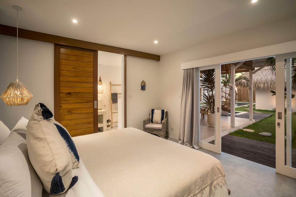 Villa Makena by Alfred in Bali - Stunning Tropical 6BD Villa Near the Beach