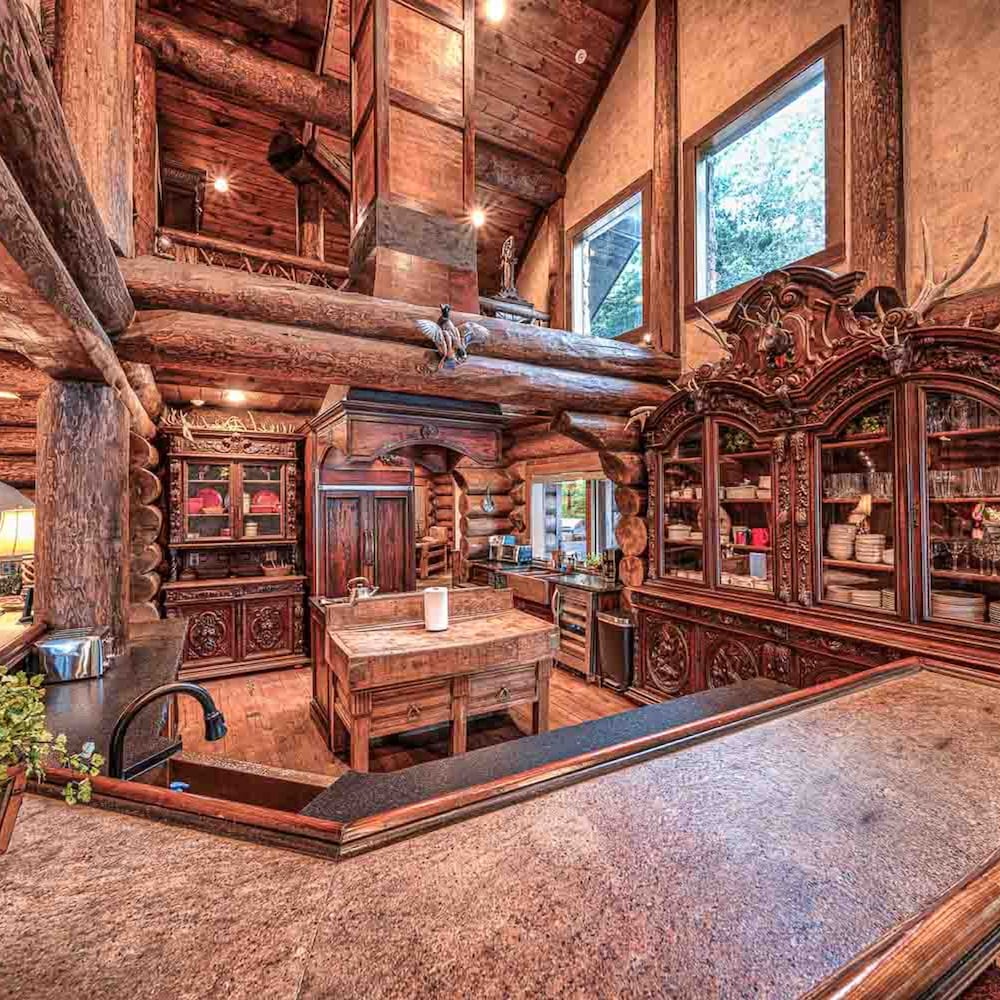Forge Lake Lodge in Topton