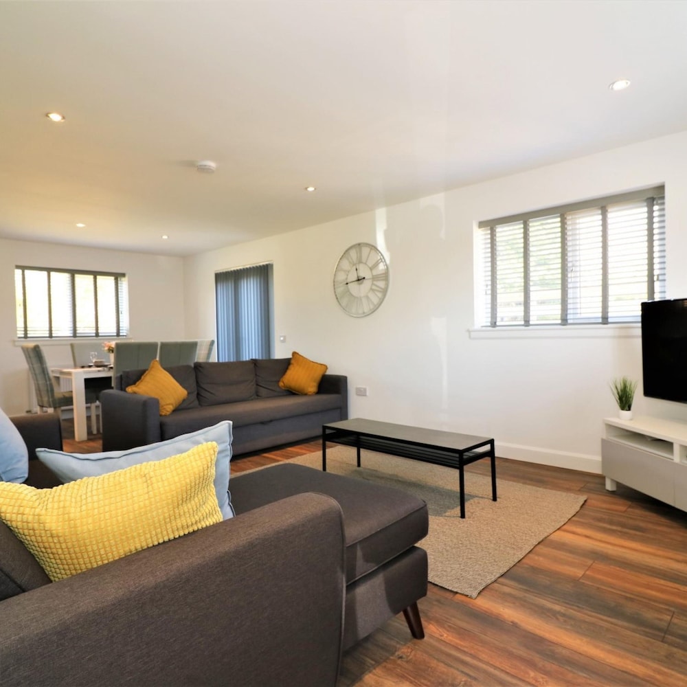 Railway House 5 bed - Maryhill