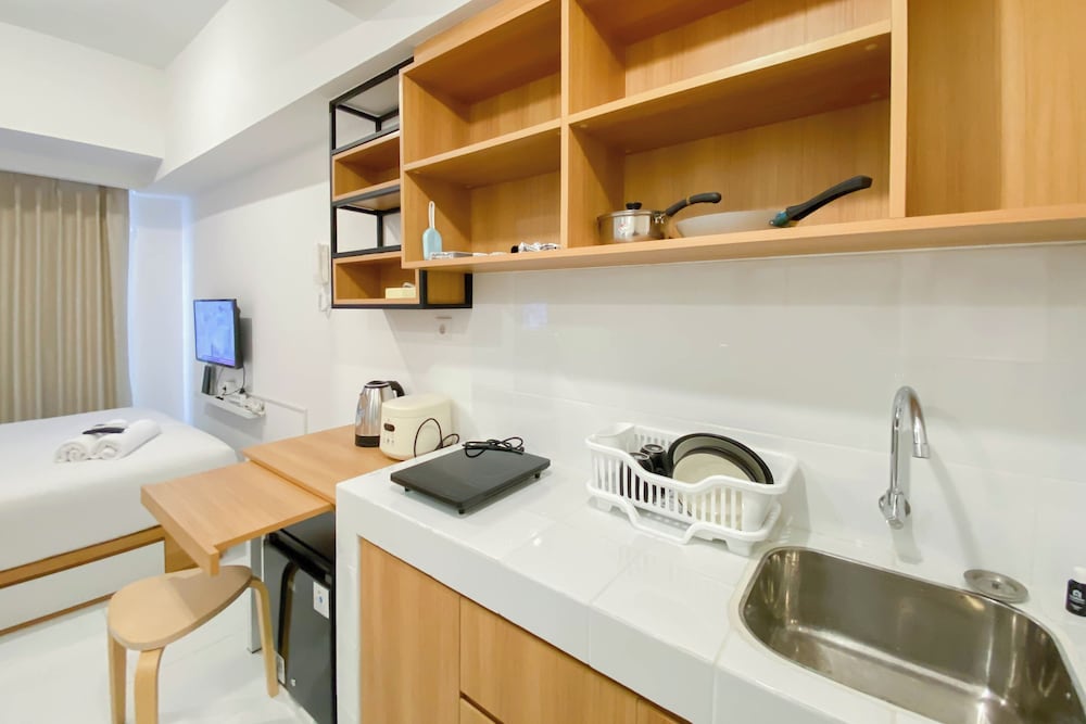 Homey Studio Apartment Tokyo Riverside Pik 2