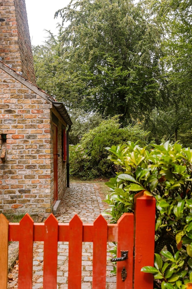 Authentic Villa Amore Located Near Bruges