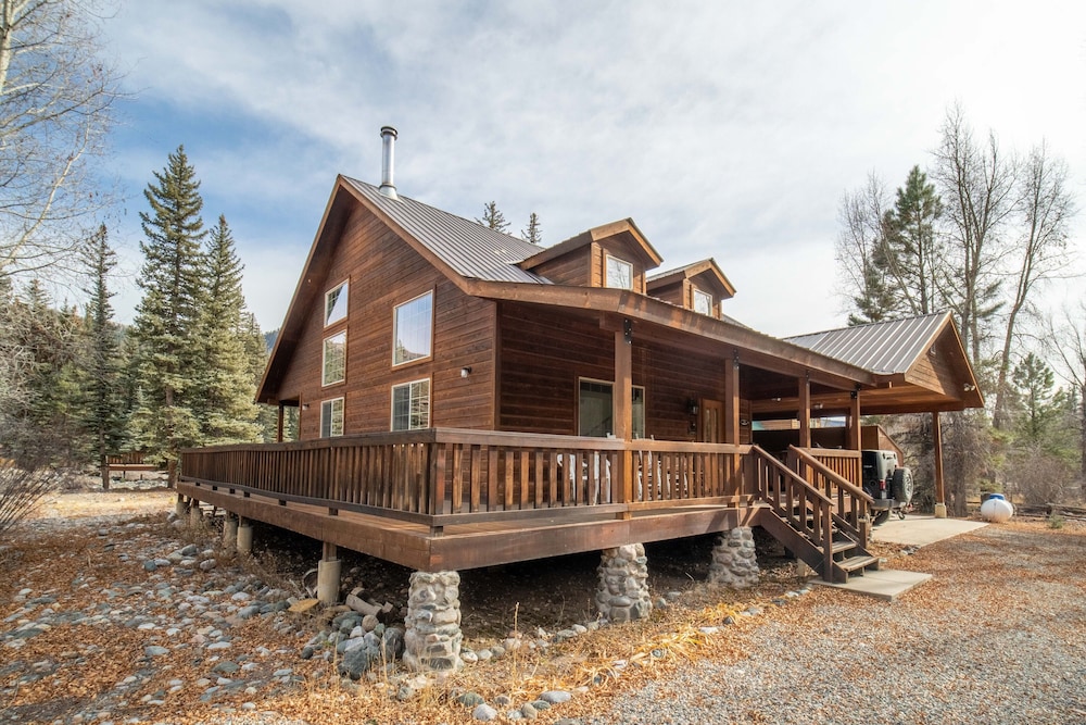 Bear Paw Lodge