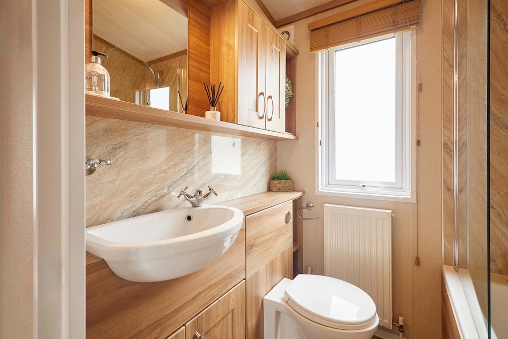 Host Stay Lakeview Winter