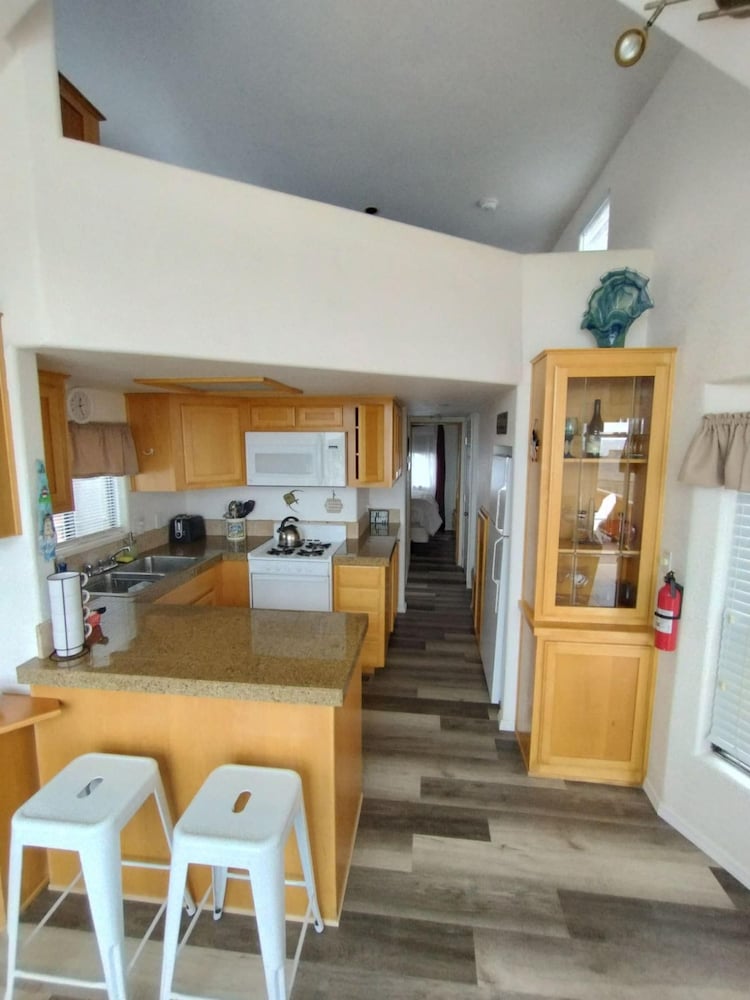 Ocean Front Cabin 16 Jacuzzi Incredible Views