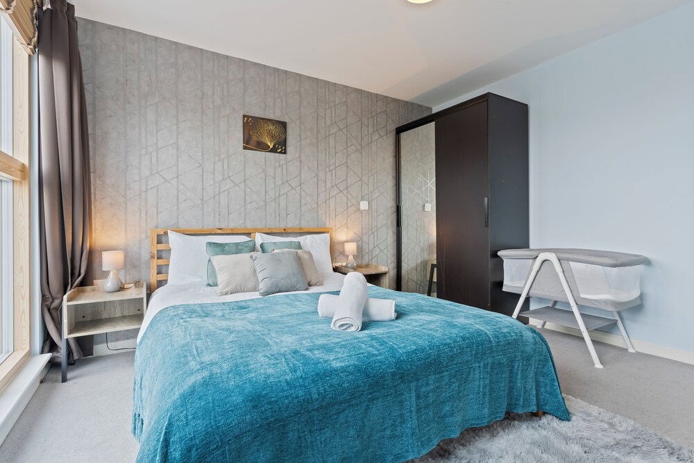 Retreat Private Rooftop 3 Bedroom Apartment