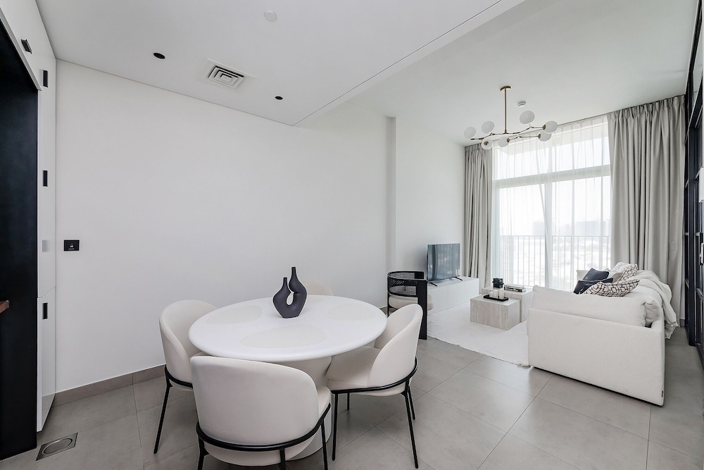 Deluxe 2BR Apartments at Socio