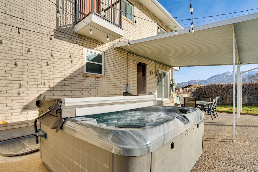 4 Mi to Downtown Ogden: Home w/ Pool Access!