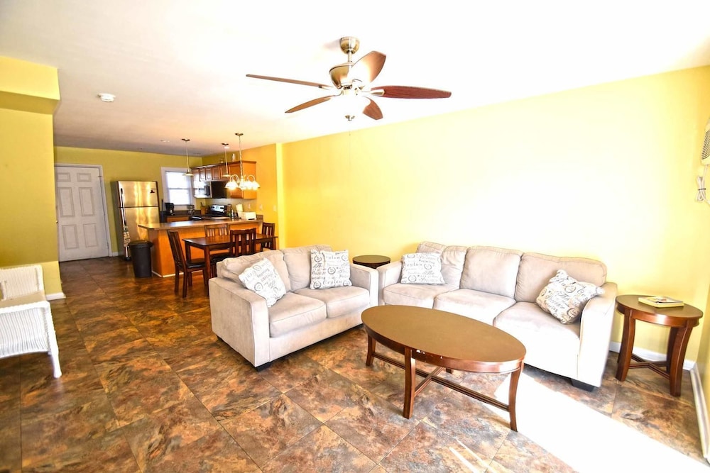 Crab Harbour 4 3 Bedroom Townhouse by RedAwning