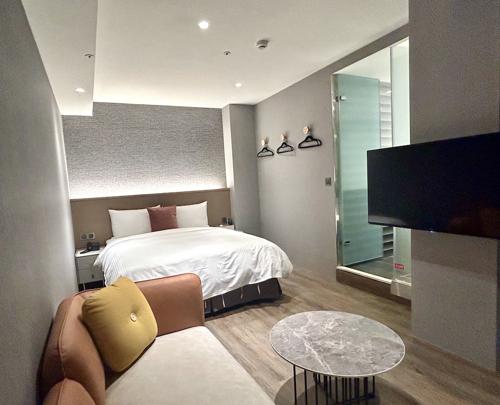 Fun Stay Inn Ximen