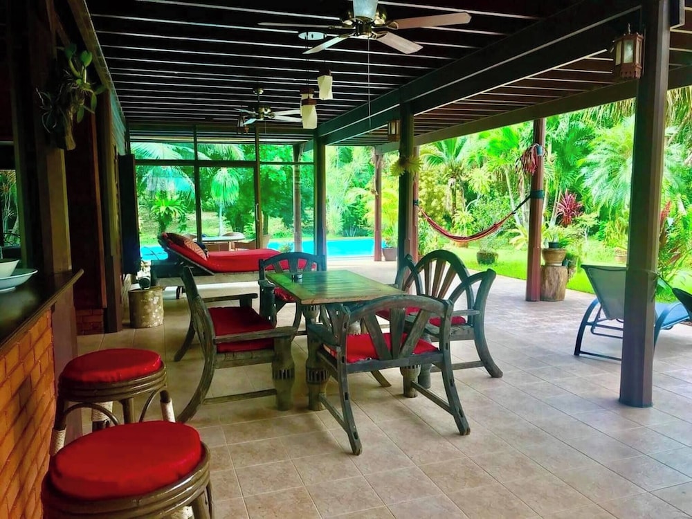 Villa Paraiso Traditional Thai