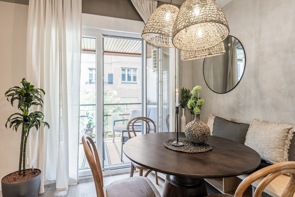 Mondragone - 1 Bedroom and Terrace in Goya