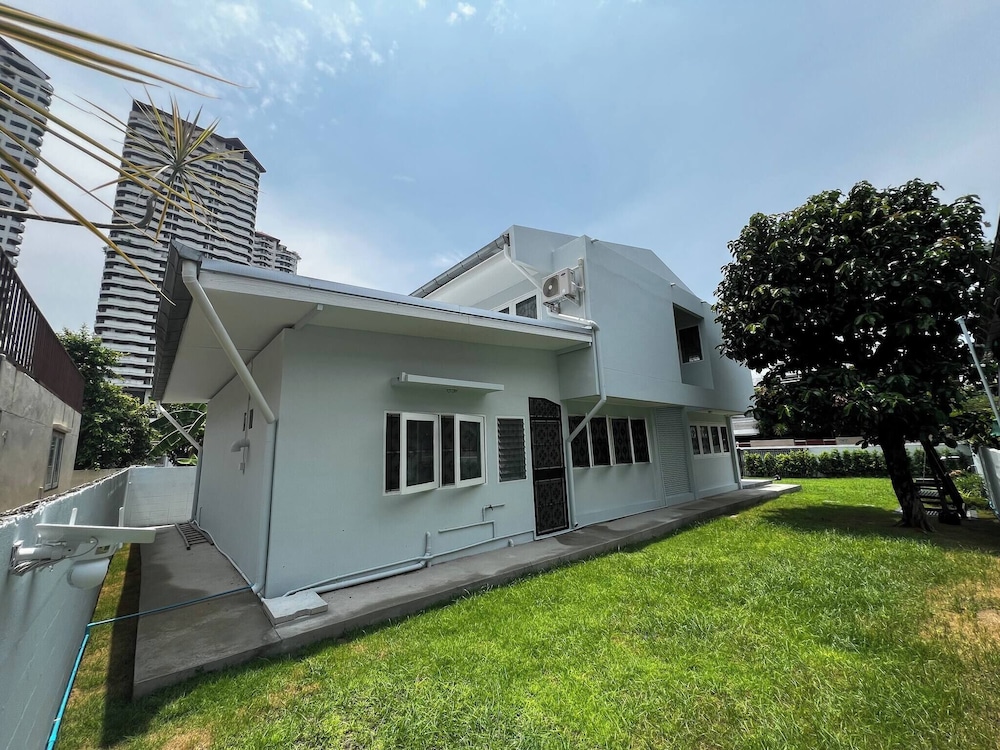 5 Beds 452sqm With Private Garden Pet-friendly Cctv Quiet and Homey