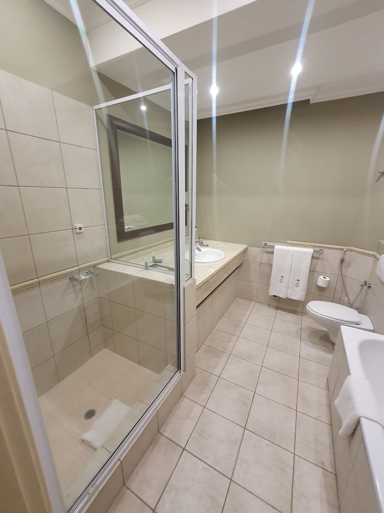 Johannesburg Vacations - 10 2nd Avenue Houghton Estate - Property Image 64