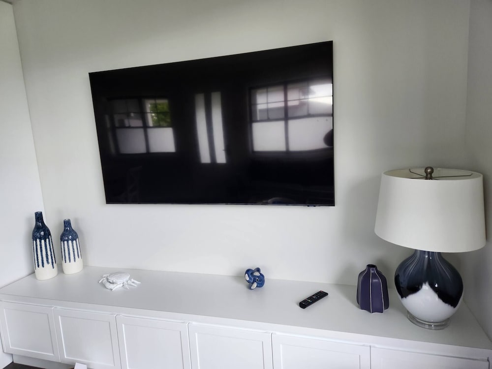 Couples' Haven - 2 Bedrooms