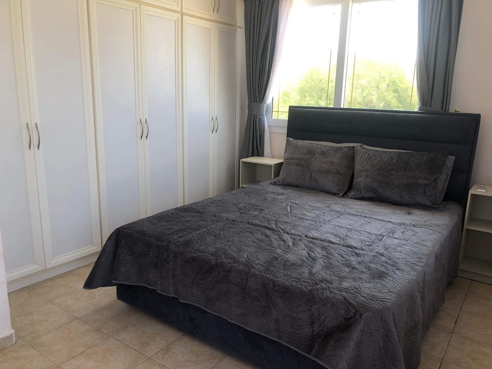 2-bed Bungalow, Sleeps 4 With Private Pool view 2