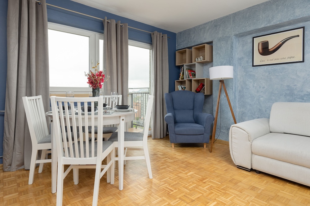 Czerniakowska Apartment by Renters view 2